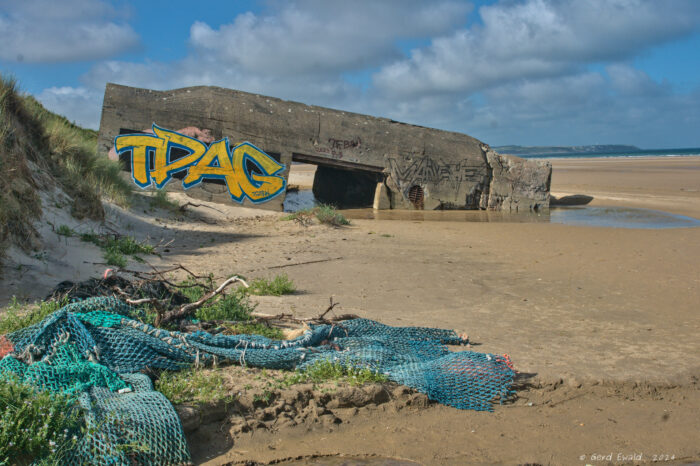 Bunker mit Fischernetzen